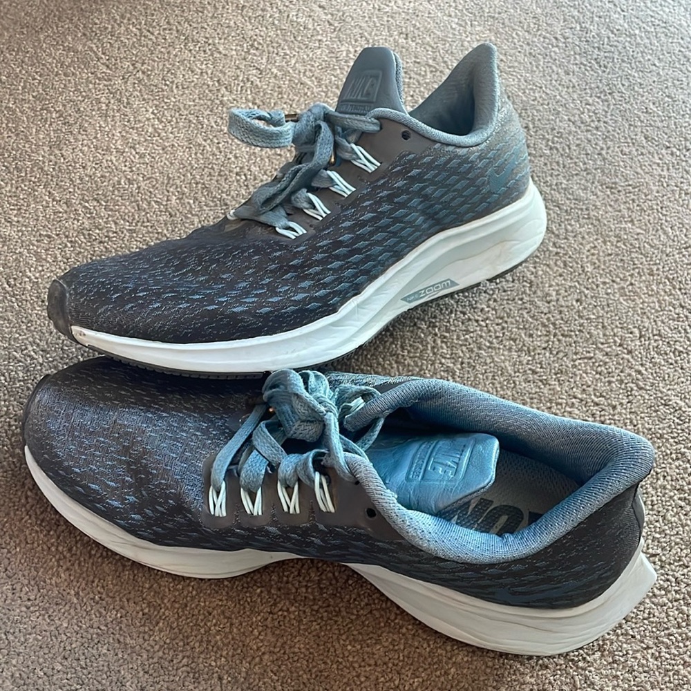 Nike Women's Blue and Gray Sneakers